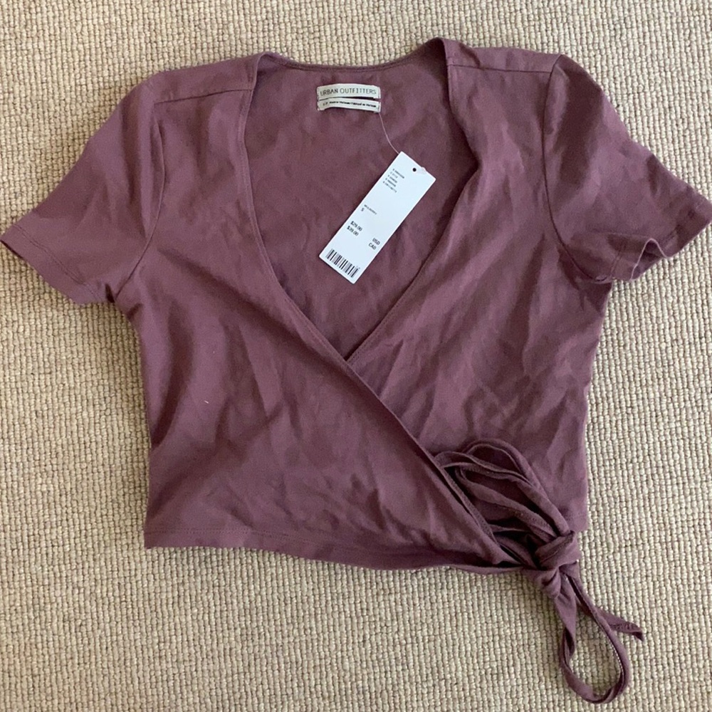 New w/ tags cropped wrap top, UO, size S
